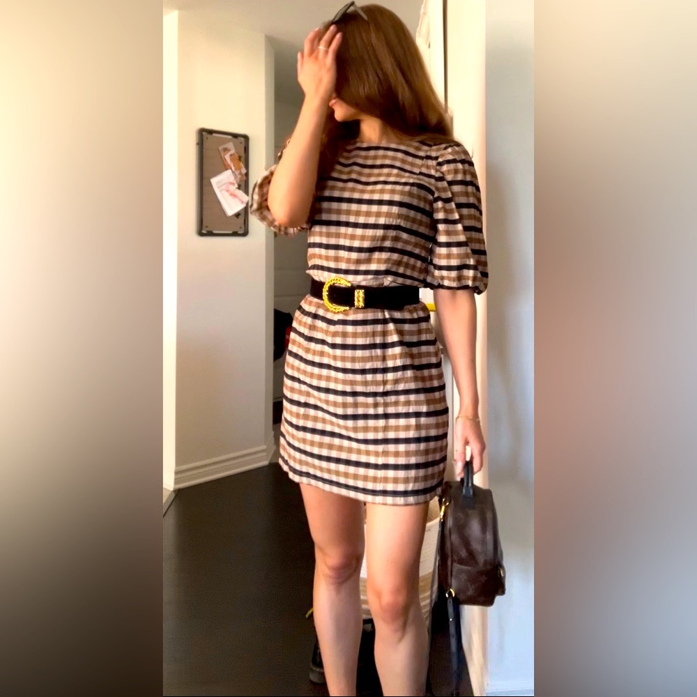Puff sleeves dress